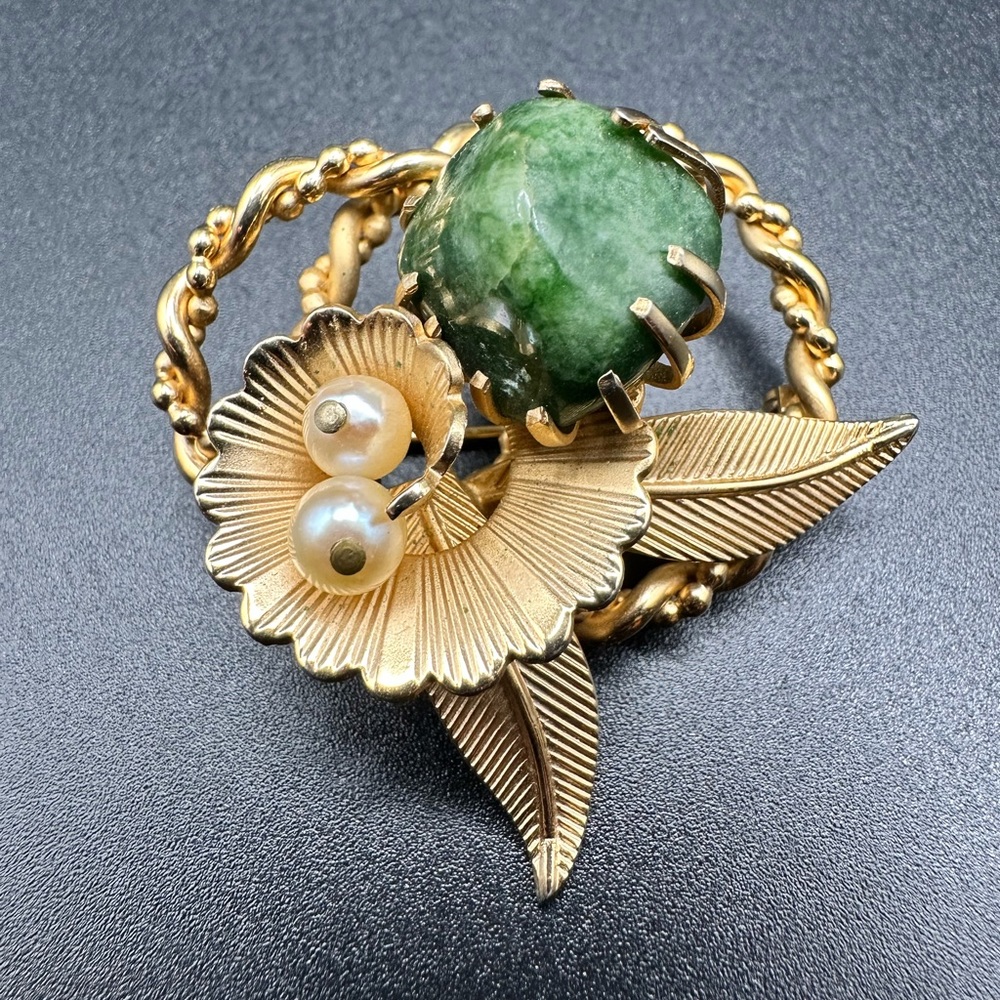 Vintage Gold Tone Faux Pearl With Green Stone Brooch